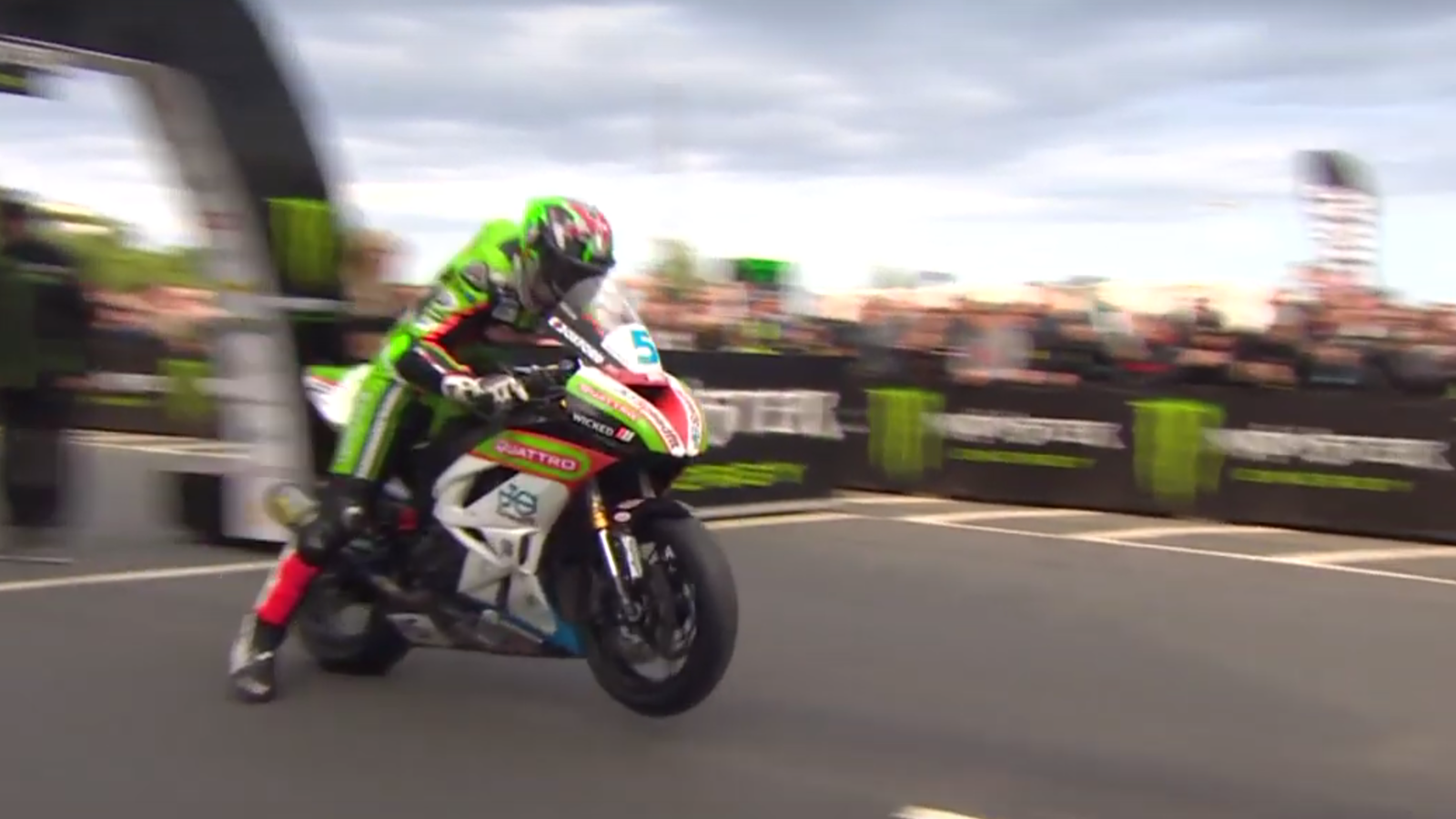 Isle of Man TT Supersport race 1.